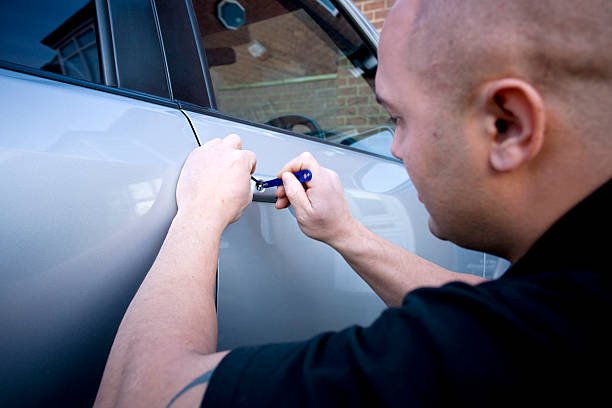 Automotive locksmith